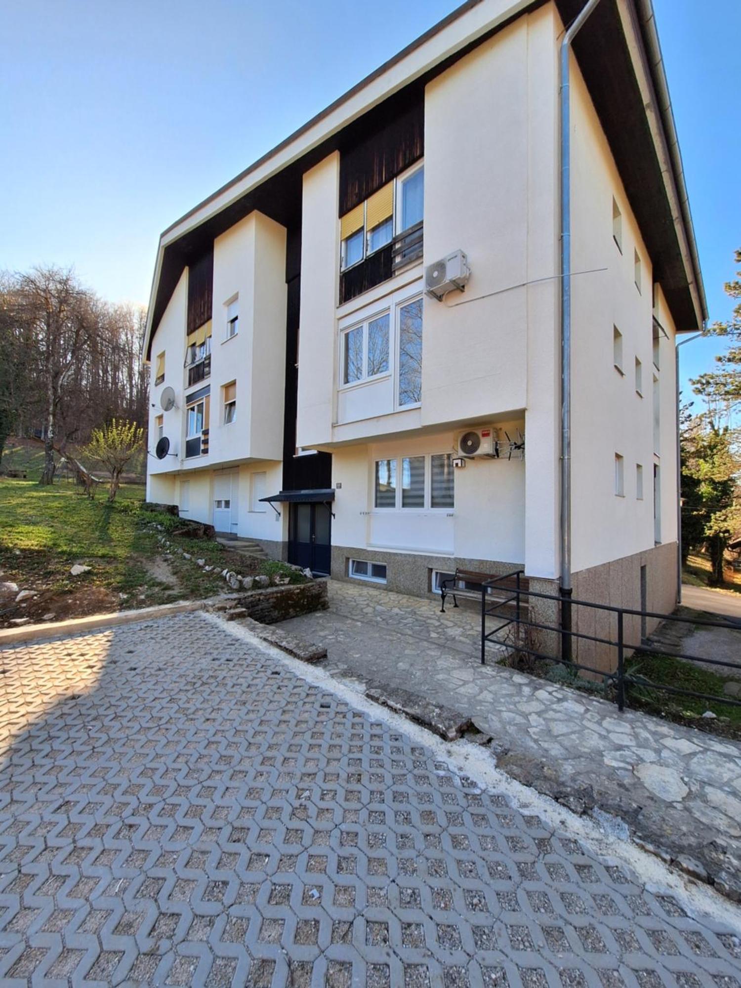 Apartment Yoya Plitvička Jezera Eksteriør billede